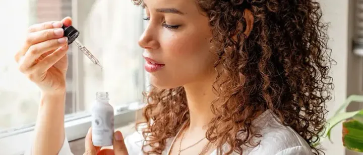 Por que ter uma marca própria de cosméticos? 5 vantagens para Farmácias e Influencers